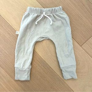 Childhoods Clothing EUC gusset sweats pants Dove
